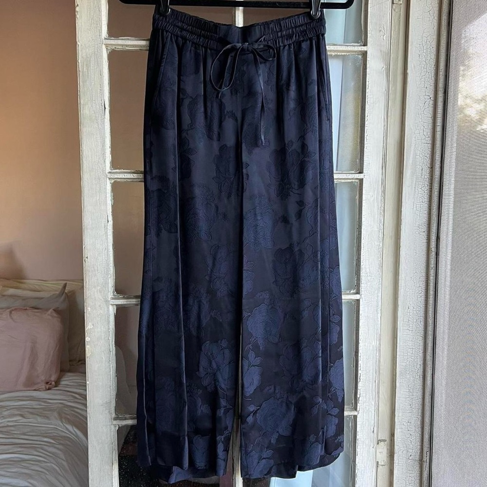 Vince Navy Floral Jacquard Cropped Pull On Wide Leg Pants